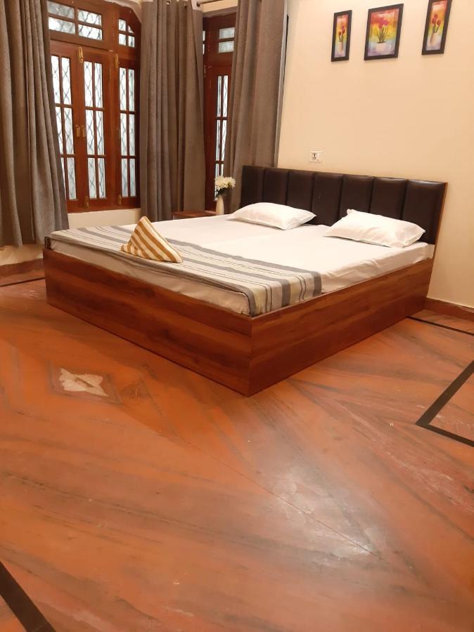 Paarijaat Homestay & Guesthouse Ayodhya Kültér fotó