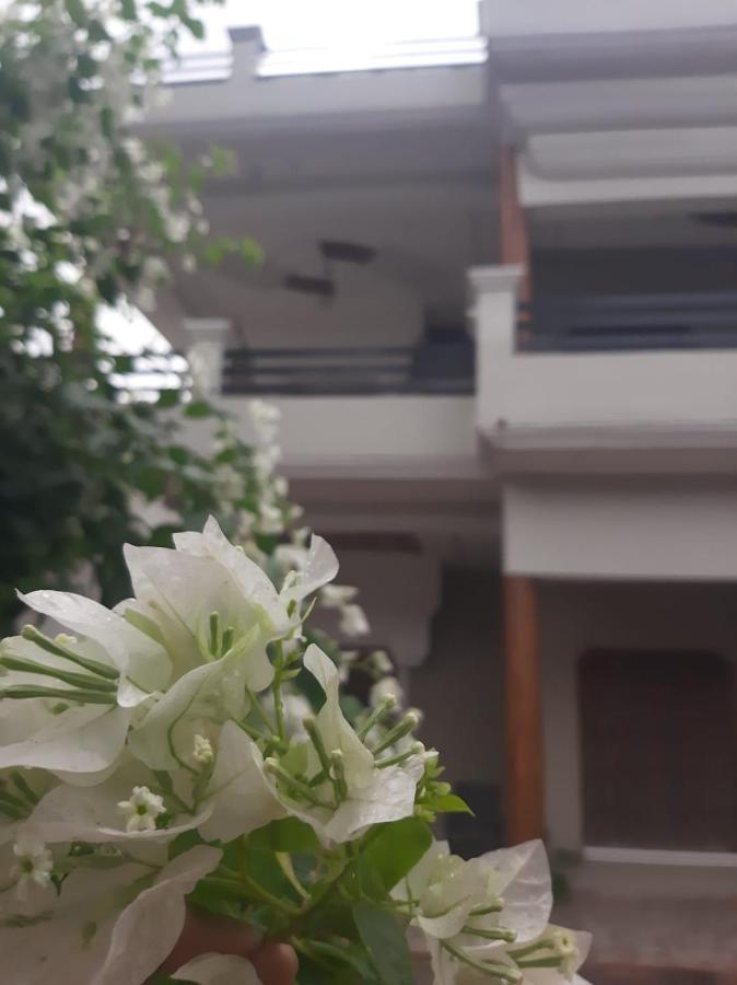 Paarijaat Homestay & Guesthouse Ayodhya Kültér fotó