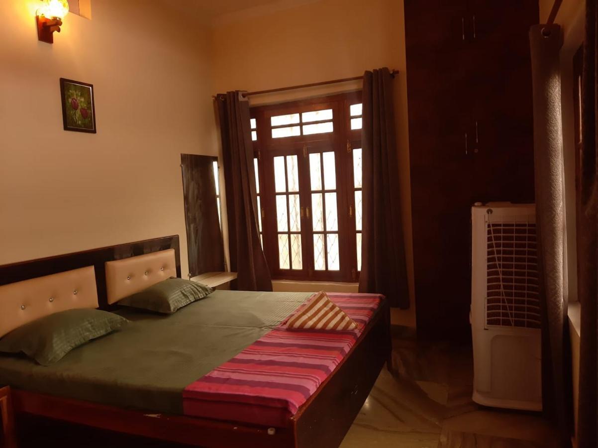 Paarijaat Homestay & Guesthouse Ayodhya Kültér fotó