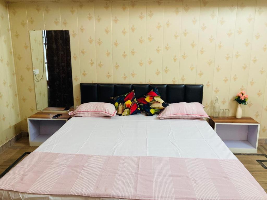 Paarijaat Homestay & Guesthouse Ayodhya Kültér fotó